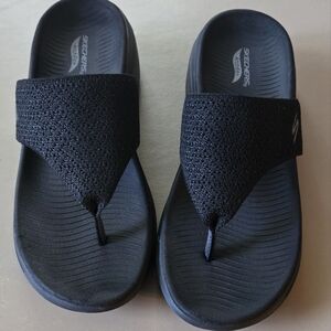 Sketchets Go Walk Arch Fit Sandal